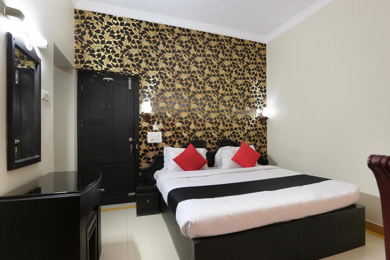 Capital O 46475 Gd International Redfort Hotel Nilambur Exterior photo
